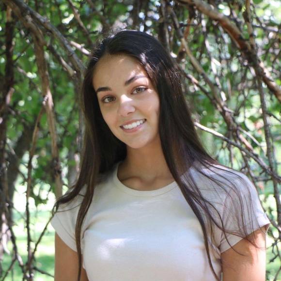 Meet your Posher, Justine - Picture 1 of 1